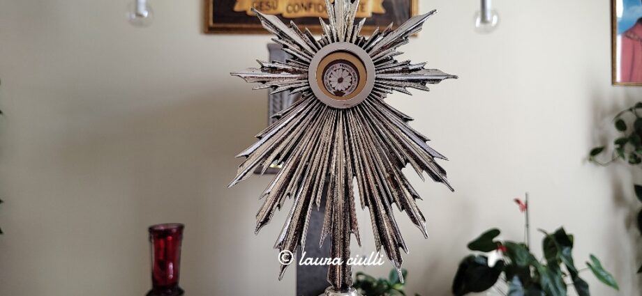 Reliquia "ex oxibus" Santa Faustina Kowalska