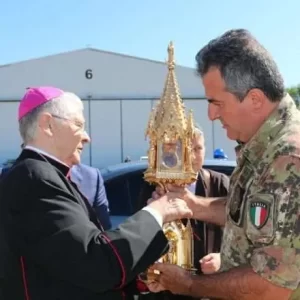 Vescovo Piazza con il generale Andrea Di Stasio