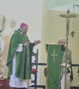 S.E. Mons. Orazio Francesco Piazza e padre Ignazio Martelletto